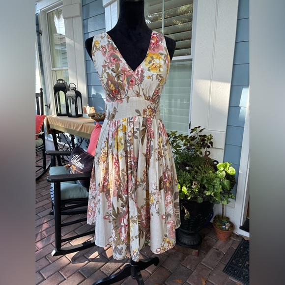 Arueh Dresses & Skirts - Arueh Floral Cotton Dress – romantic vintage inspired size medium 100 % cotton